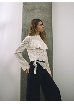Reserved - Koronkowa bluzka z bawełną - złamana biel ze sklepu Reserved w kategorii Bluzki damskie - zdjęcie 189305996