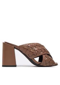 Klapki Furla YH75GRL X30000 1257S Brązowy ze sklepu eobuwie.pl w kategorii Klapki damskie - zdjęcie 189306156