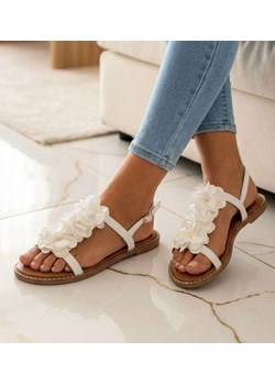 Białe sandały z motywem kwiatów /A6-2 18781 T192/ ze sklepu Pantofelek24.pl w kategorii Sandały damskie - zdjęcie 189314959