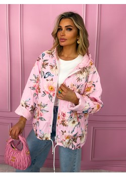 KURTKA PRZEJŚCIOWA PIKOWANA W KWIATY- JASNORÓŻOWA ze sklepu olika.com.pl w kategorii Kamizelki damskie - zdjęcie 189315557