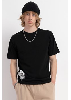 Czarny t-shirt REGULAR z elementami graficznymi, Rozmiar - 164, Kolor - Czarny ze sklepu REPORTER w kategorii T-shirty chłopięce - zdjęcie 189316585