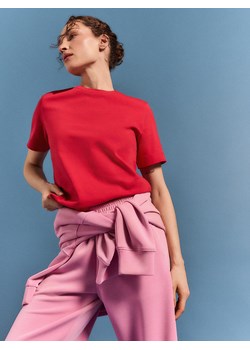 Mohito - Czerwony t-shirt z merceryzowanej bawełny - czerwony ze sklepu Mohito w kategorii Bluzki damskie - zdjęcie 189317118