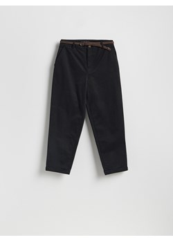 Reserved - Spodnie chino z paskiem - czarny ze sklepu Reserved w kategorii Spodnie damskie - zdjęcie 189317208