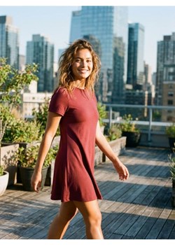 Sinsay - Dzianinowa sukienka mini - bordowy ze sklepu Sinsay w kategorii Sukienki - zdjęcie 189317707