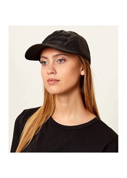 Versace Jeans Couture Satynowa bejsbolówka ze sklepu Gomez Fashion Store w kategorii Czapki z daszkiem damskie - zdjęcie 189321527