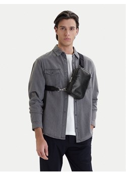 Calvin Klein Saszetka Emblem Aop Coated Square Sling LV04D3335G Czarny ze sklepu MODIVO w kategorii Torby męskie - zdjęcie 189322809