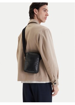 Calvin Klein Saszetka Emblem Aop Coated Slim Reporter LV04D3334G Czarny ze sklepu MODIVO w kategorii Torby męskie - zdjęcie 189322866