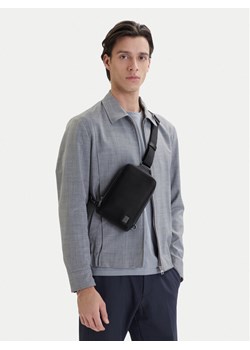 Calvin Klein Saszetka Emblem Hw Sling LV04D3292G Czarny ze sklepu MODIVO w kategorii Torby męskie - zdjęcie 189322895