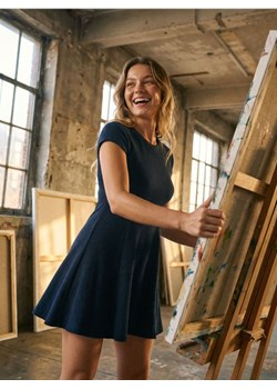 Sinsay - Prążkowana sukienka mini - granatowy ze sklepu Sinsay w kategorii Sukienki - zdjęcie 189325517