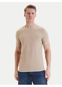 Guess T-Shirt F6GI06 K6XN4 Beżowy Slim Fit ze sklepu MODIVO w kategorii T-shirty męskie - zdjęcie 189340069