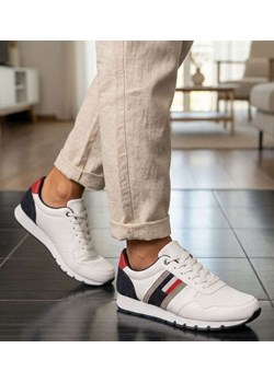 Sznurowane białe męskie buty sportowe /F6-2 18857 T452/ ze sklepu Pantofelek24.pl w kategorii Trampki męskie - zdjęcie 189342257