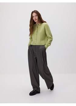 Reserved - Luźne spodnie z zakładkami - ciemnoszary ze sklepu Reserved w kategorii Spodnie damskie - zdjęcie 189346379