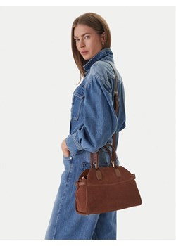 Torebka Guess HWYUSS P6236 Brązowy ze sklepu eobuwie.pl w kategorii Kuferki - zdjęcie 189346678