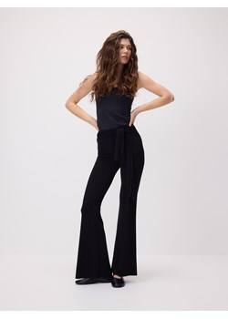 Reserved - Spodnie z wiskozą - czarny ze sklepu Reserved w kategorii Spodnie damskie - zdjęcie 189348817
