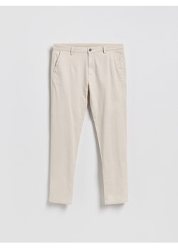 Reserved - Spodnie chino slim - beżowy ze sklepu Reserved w kategorii Spodnie męskie - zdjęcie 189348869