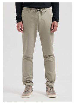 DSTREZZED Spodnie chino w kolorze jasnoszarym ze sklepu Limango Polska w kategorii Spodnie męskie - zdjęcie 189359746