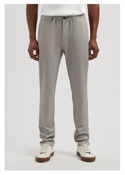 DSTREZZED Spodnie chino w kolorze jasnoszarym ze sklepu Limango Polska w kategorii Spodnie męskie - zdjęcie 189361805