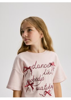 Reserved - T-shirt z aplikacją - pastelowy róż ze sklepu Reserved w kategorii Bluzki dziewczęce - zdjęcie 189363077