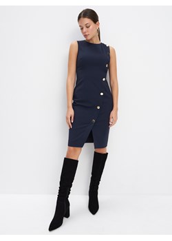 Mohito - Tkaninowa sukienka z ozdobnymi guzikami - granatowy ze sklepu Mohito w kategorii Sukienki - zdjęcie 189364339