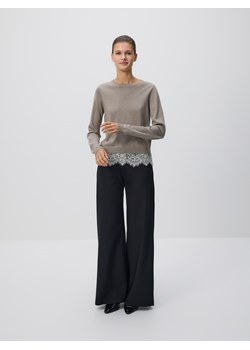 Reserved - Sweter z koronkowym zdobieniem - brązowy ze sklepu Reserved w kategorii Swetry damskie - zdjęcie 189364867