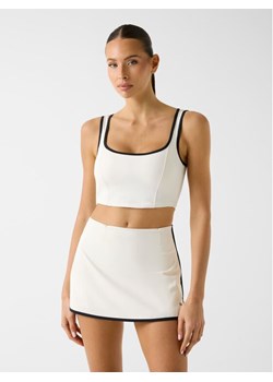 Guess Top V6GP09 K2999 Écru Slim Fit ze sklepu MODIVO w kategorii Bluzki damskie - zdjęcie 189365109