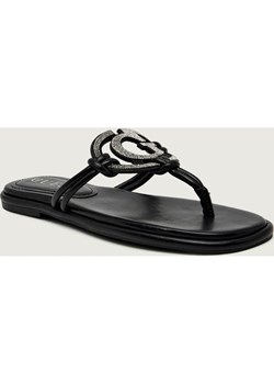 Guess Japonki SAIMAS ze sklepu Gomez Fashion Store w kategorii Klapki damskie - zdjęcie 189372717