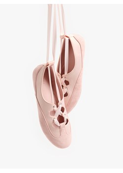 Mohito - Sportowe baleriny z wiązaniem - pastelowy różowy ze sklepu Mohito w kategorii Balerinki - zdjęcie 189383208