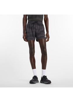 Spodenki męskie New Balance MS43285BGR – czarne ze sklepu New Balance Poland w kategorii Spodenki męskie - zdjęcie 189383599