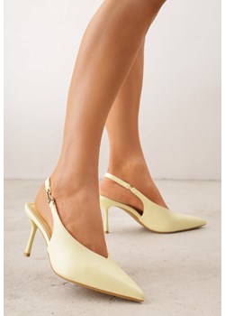 Żółte Szpilki VICES z Odkrytą Piętą i Wycięciem w Kształcie Litery V Natinawe ze sklepu born2be.pl w kategorii Czółenka - zdjęcie 189384467