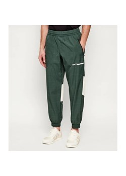 EA7 Spodnie dresowe | Regular Fit ze sklepu Gomez Fashion Store w kategorii Spodnie męskie - zdjęcie 189387158