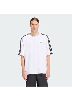 adidas T-Shirt adicolor 3-Stripes KD4096 Biały Oversize ze sklepu MODIVO w kategorii T-shirty męskie - zdjęcie 189387329