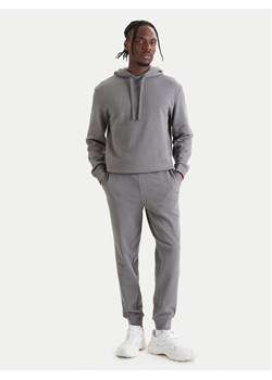 HUGO Dres Dapodayote 50492581 Szary Relaxed Fit ze sklepu MODIVO w kategorii Dresy męskie - zdjęcie 189387405