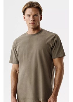 Atlantic bawełniany t-shirt męski NMT-033-BEŻOWY CIEMNY, Kolor beżowy, Rozmiar M, ATLANTIC ze sklepu Intymna w kategorii T-shirty męskie - zdjęcie 189394266