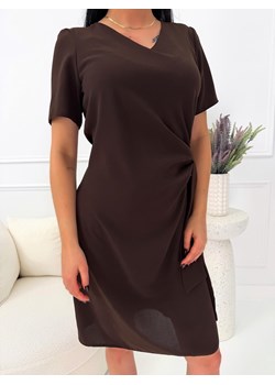 Czekoladowa Klasyczna Sukienka z Wiązaniem ze sklepu ModnaKiecka.pl w kategorii Sukienki - zdjęcie 189406825