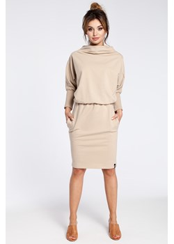 Stylowa sukienka mini z rękawami kimono - beżowa ze sklepu Cudmoda w kategorii Sukienki - zdjęcie 57621517