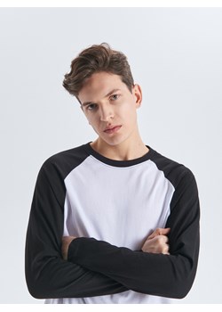 Cropp - Koszulka z raglanowymi rękawami - czarny ze sklepu Cropp w kategorii T-shirty męskie - zdjęcie 63268185