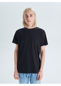 Cropp - Gładka koszulka BASIC - czarny ze sklepu Cropp w kategorii T-shirty męskie - zdjęcie 63895018