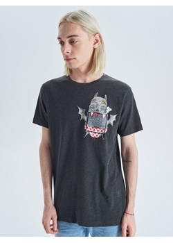 Cropp - Koszulka z grafiką na kieszonce - szary ze sklepu Cropp w kategorii T-shirty męskie - zdjęcie 64043837