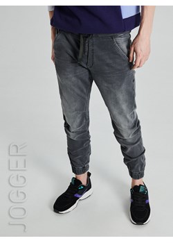 Cropp - Jeansy SLIM JOGGER - szary ze sklepu Cropp w kategorii Jeansy męskie - zdjęcie 65355026