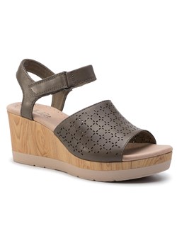 Sandały damskie Clarks na lato na koturnie ze skóry gładkie na średnim obcasie 
