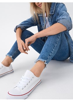 Jeansy damskie House na jesień 