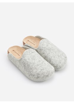 Kapcie damskie Reserved na zimę 