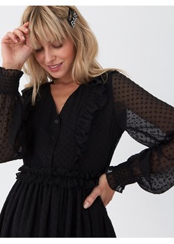 Sukienka House z długimi rękawami na jesień z dekoltem v 