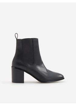 Botki czarne Reserved eleganckie jesienne bez zapięcia 