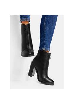 Botki DeeZee gładkie eleganckie na zamek 