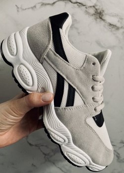Sneakersy damskie sznurowane na koturnie młodzieżowe 