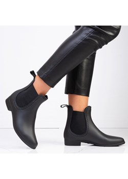 Kalosze damskie Royalfashion.pl czarne bez wzorów bez zapięcia casual z niską cholewką 