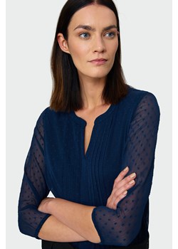 Elegancka bluzka z tkaniny plumeti ze sklepu Greenpoint.pl w kategorii Bluzki damskie - zdjęcie 76307486