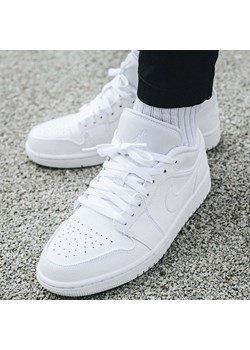 Białe buty męskie jordan, wiosna 2020 w Domodi Białe buty męskie jordan, wiosna 2020 w Domodi