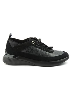 Buty sportowe damskie Geox w stylu młodzieżowym skórzane na platformie bez wzorów 